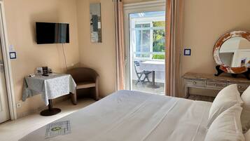 Comfort Double Room, Accessible | Premium bedding, Select Comfort beds, soundproofing, iron/ironing board