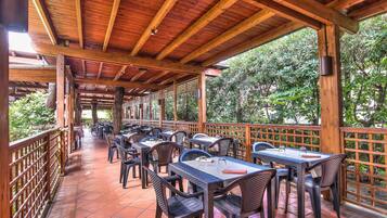 Lunch and dinner served, garden views