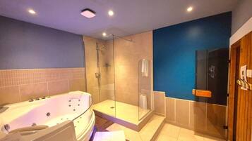 Suite, Ensuite (balnéo-sauna-Accès jardin) | Bathroom