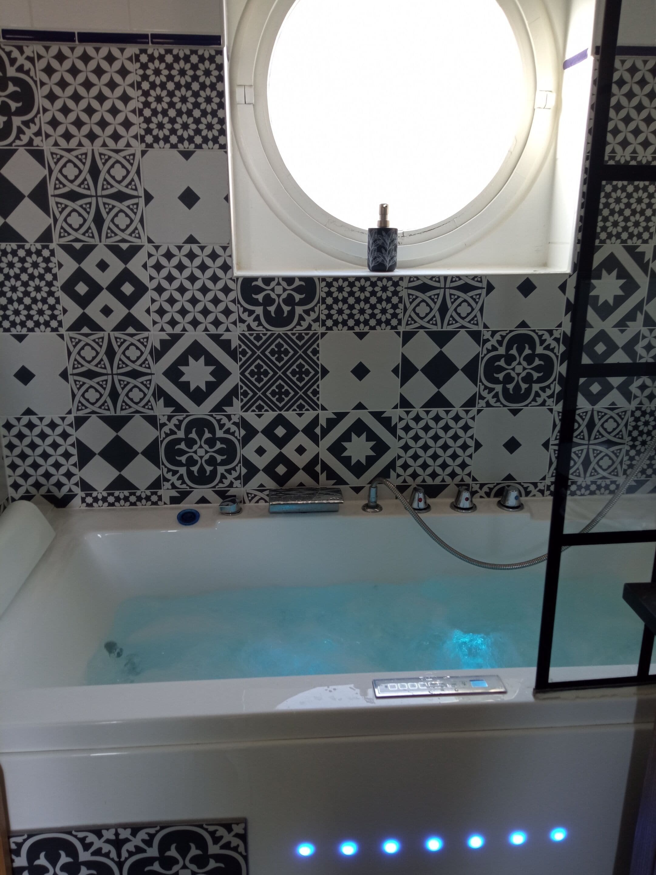 Executive Double Room, Hot Tub | Indoor spa tub