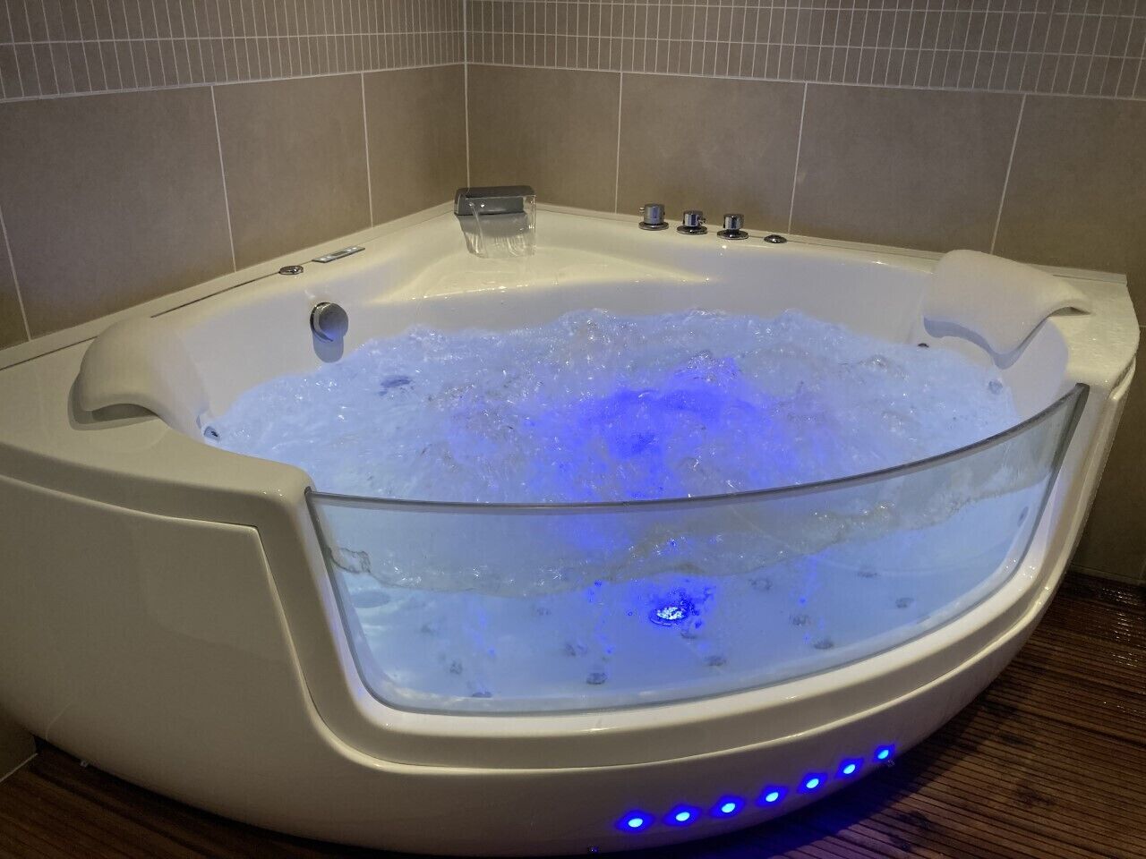 Suite, amb bany privat (balnéo-sauna-Accès jardin)