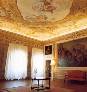 Interior - Palazzo Tucci Residenza d'Epoca (Lucca)