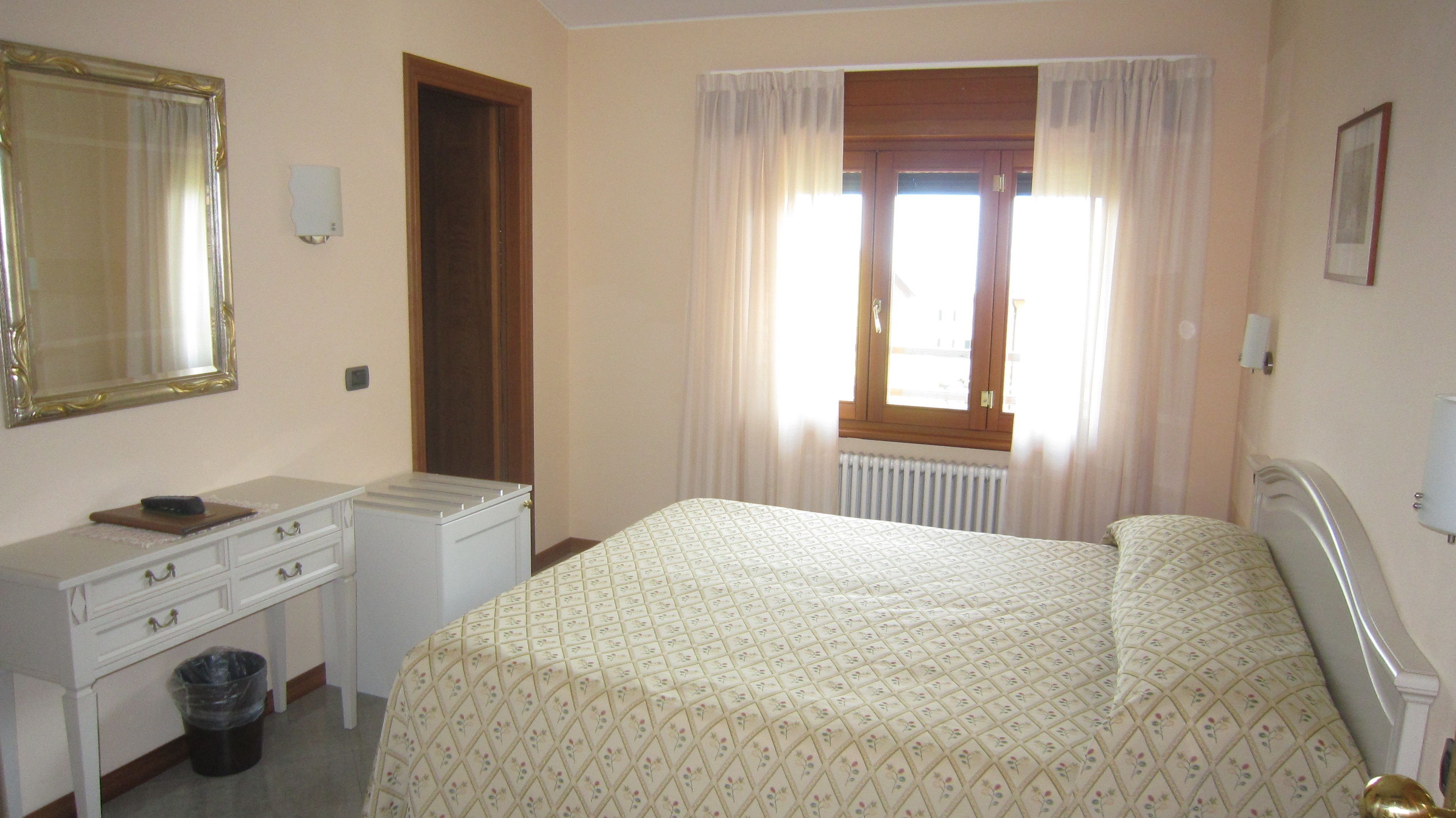 1 bedroom, premium bedding, in-room safe, desk