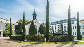 Vista frontal de la propiedad