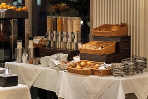 Daily buffet breakfast for a fee