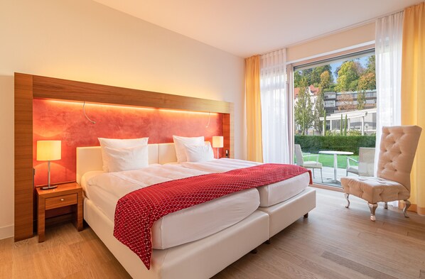 Suite superior, patio | 1 habitación, ropa de cama hipoalergénica y camas con pillow-top 