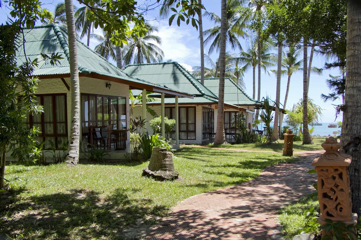 Sea View Villa | Safe på rommet, wi-fi (inkludert) og sengetøy