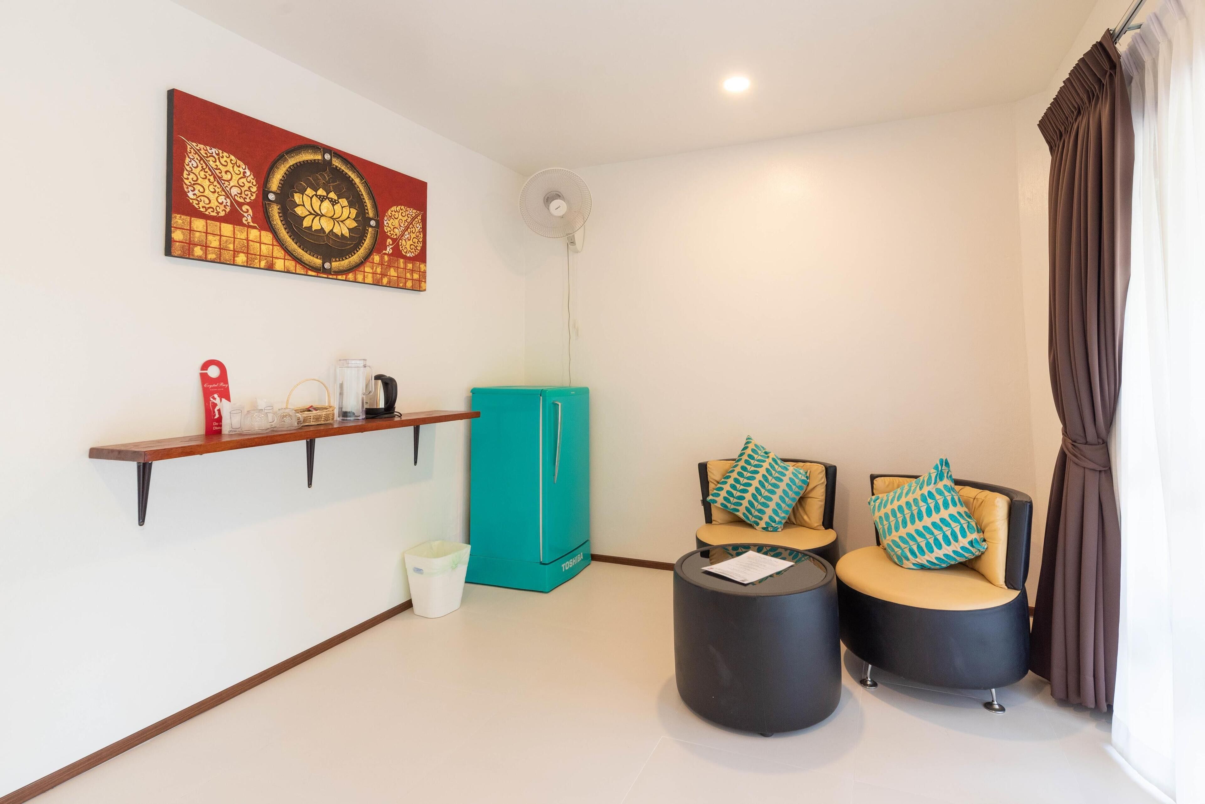 superior villa, 2 bedrooms, connecting rooms | living room | 32-inch tv with cable channels