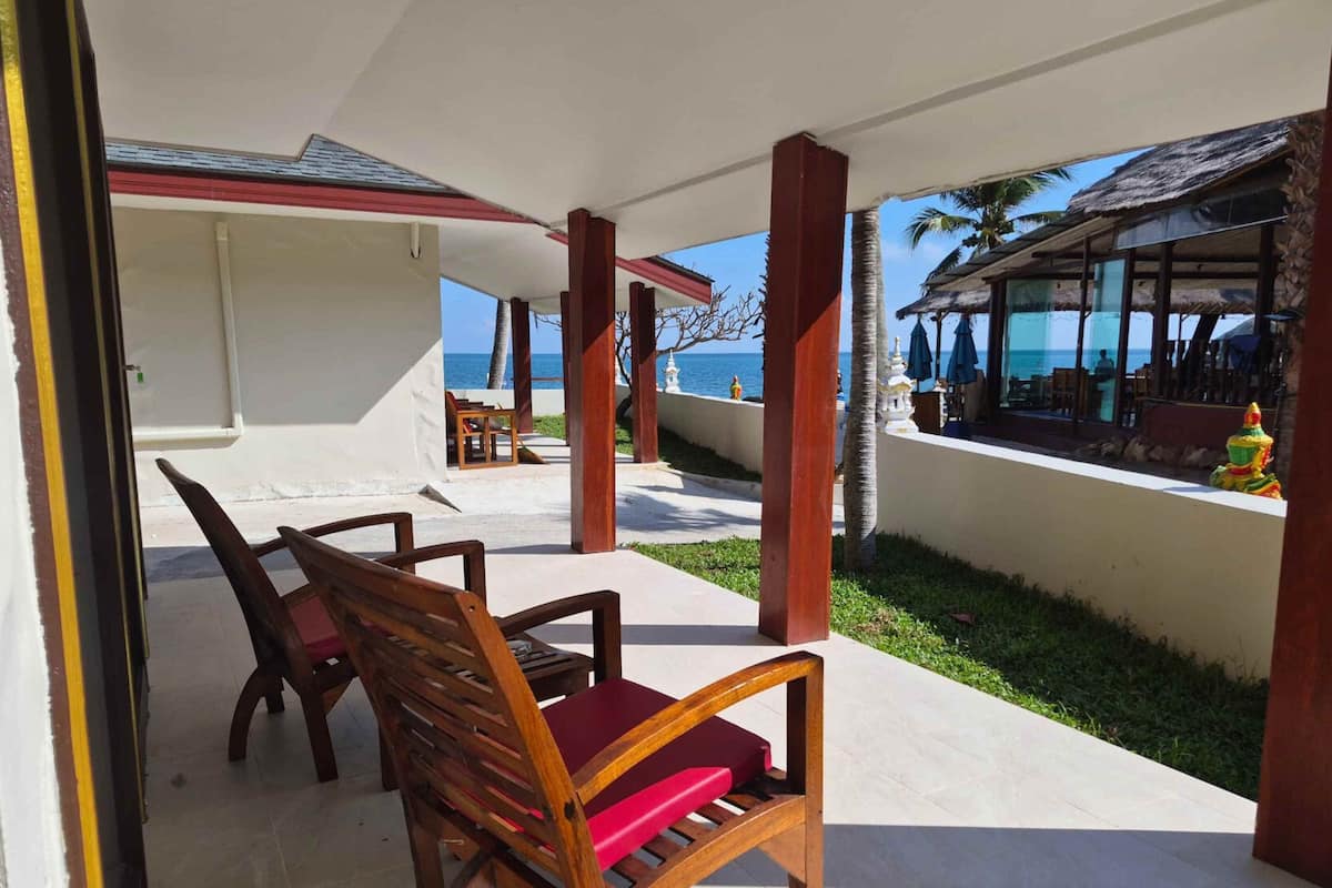 Beachside | Balcony view