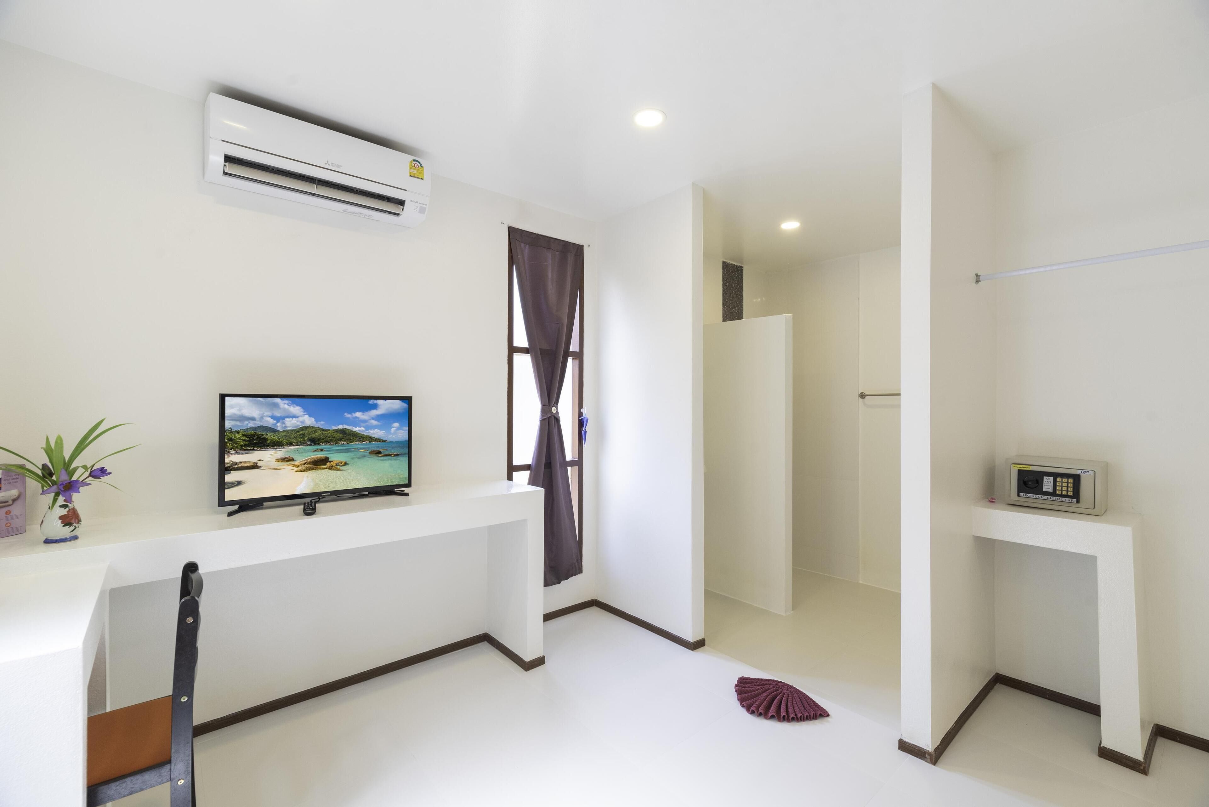 superior villa, 2 bedrooms, connecting rooms | television