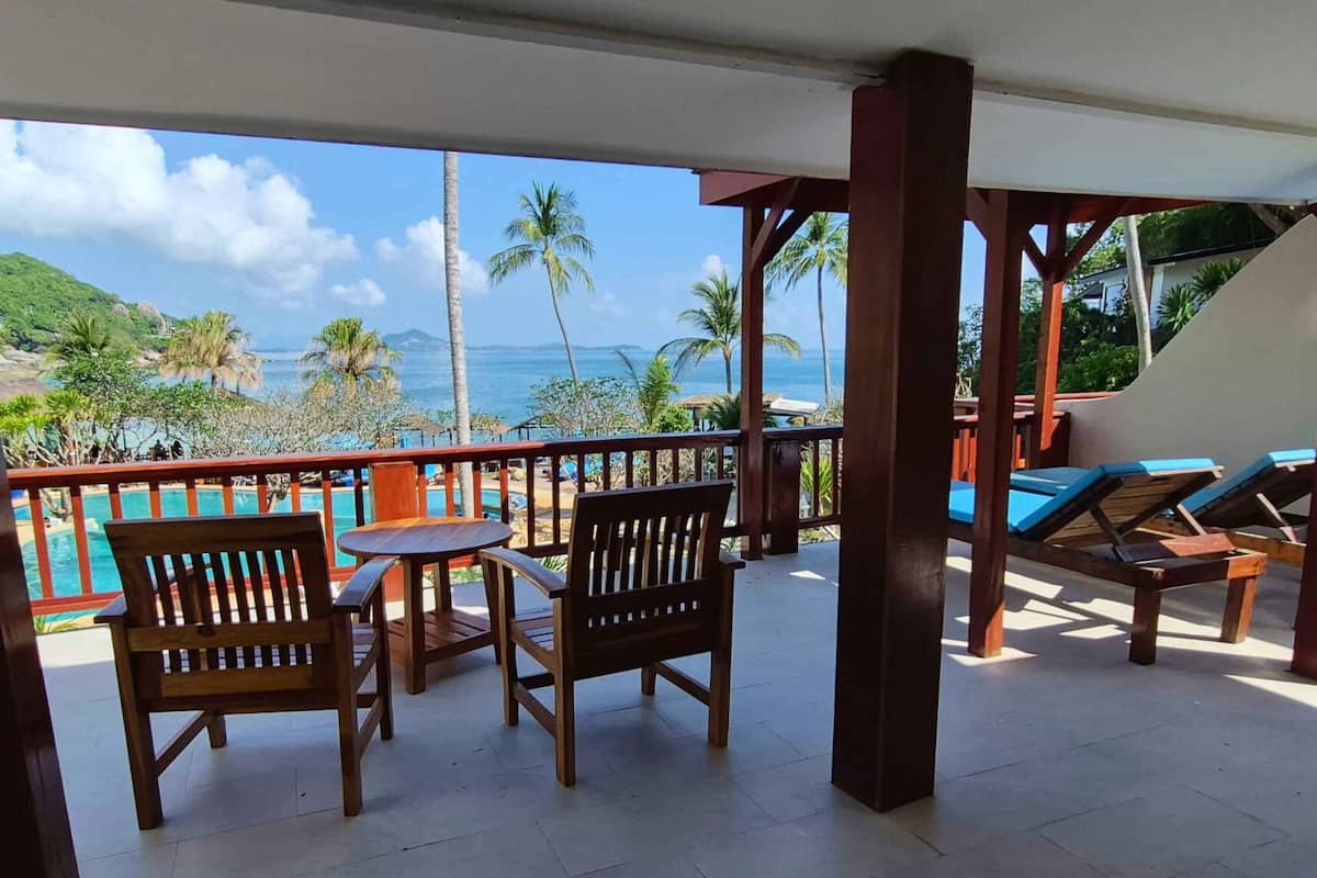 Deluxe-Doppelzimmer, 1 King-Bett, Buchtblick | Terrasse/Patio