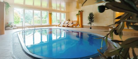 Sauna, bañera de hidromasaje, tratamientos corporales, baños de barro