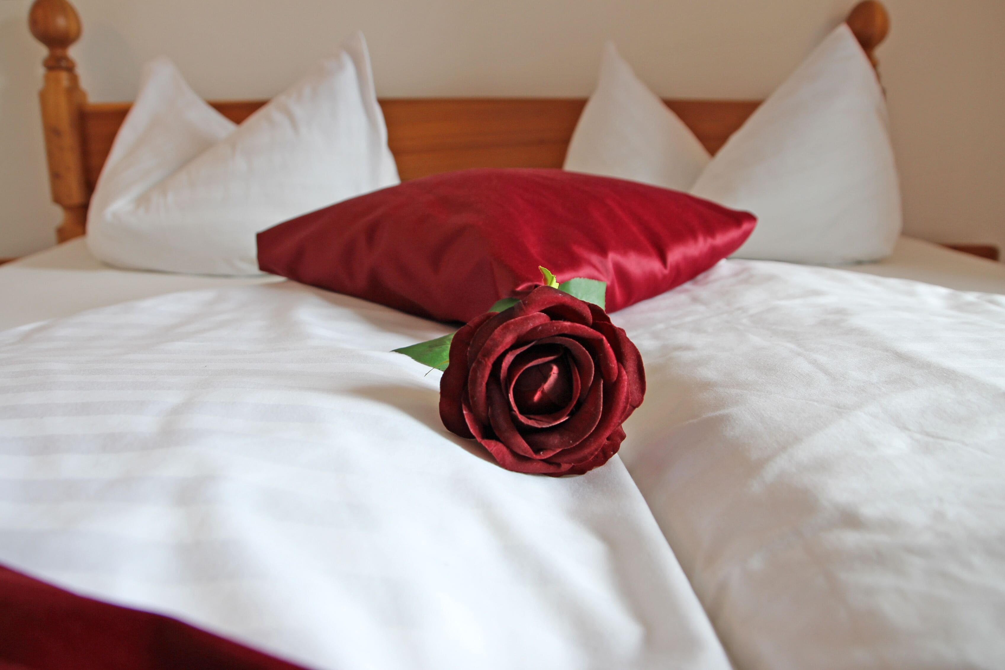 deluxe double room | in-room safe, desk, iron/ironing board, cots/infant beds