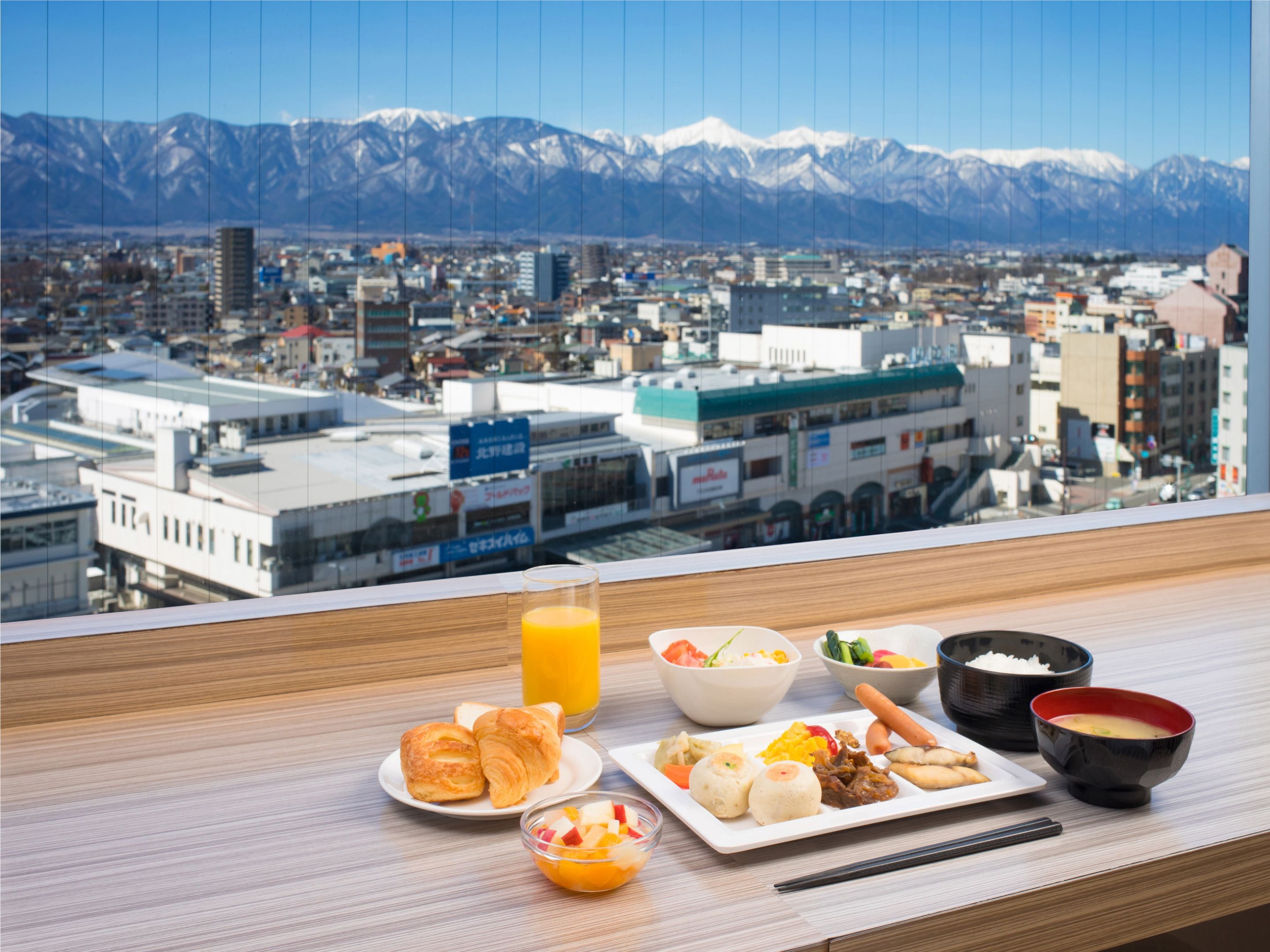 daily buffet breakfast (jpy 1200 per person)