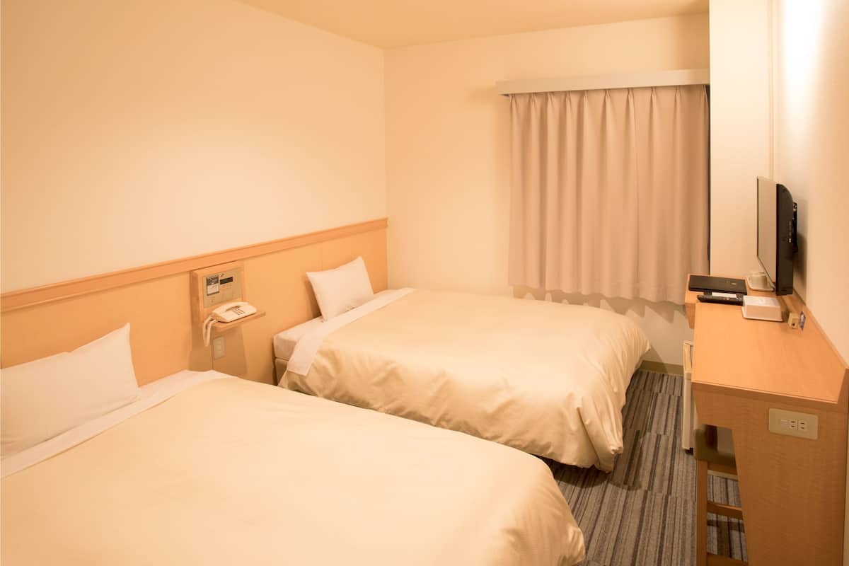 desk, blackout curtains, free wifi, wheelchair access