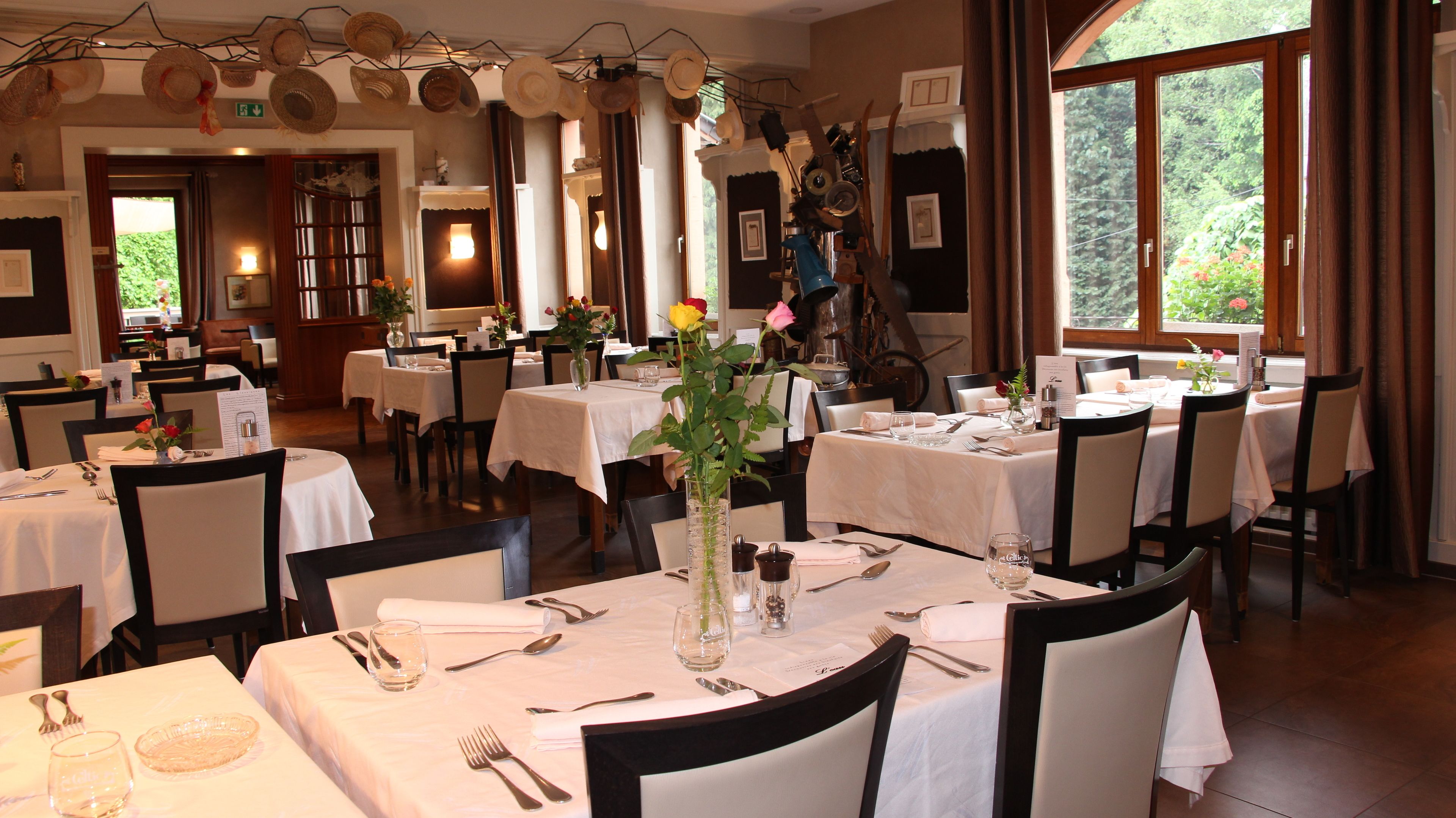 lunch and dinner served, french cuisine