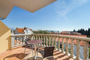 Chambre Double (With Airport Transfer)