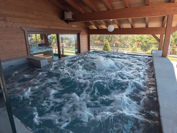 Couples treatment room(s), sauna, hot tub, Turkish bath/hammam