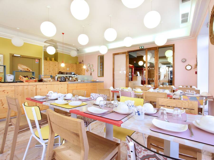 Desayuno buffet (EUR 12 por persona)