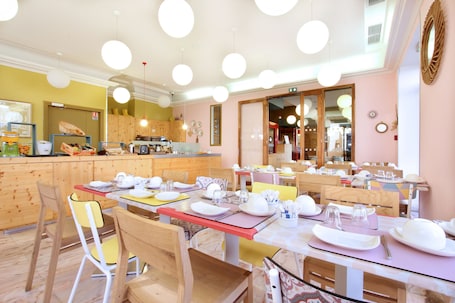 Daily buffet breakfast (EUR 10 per person)