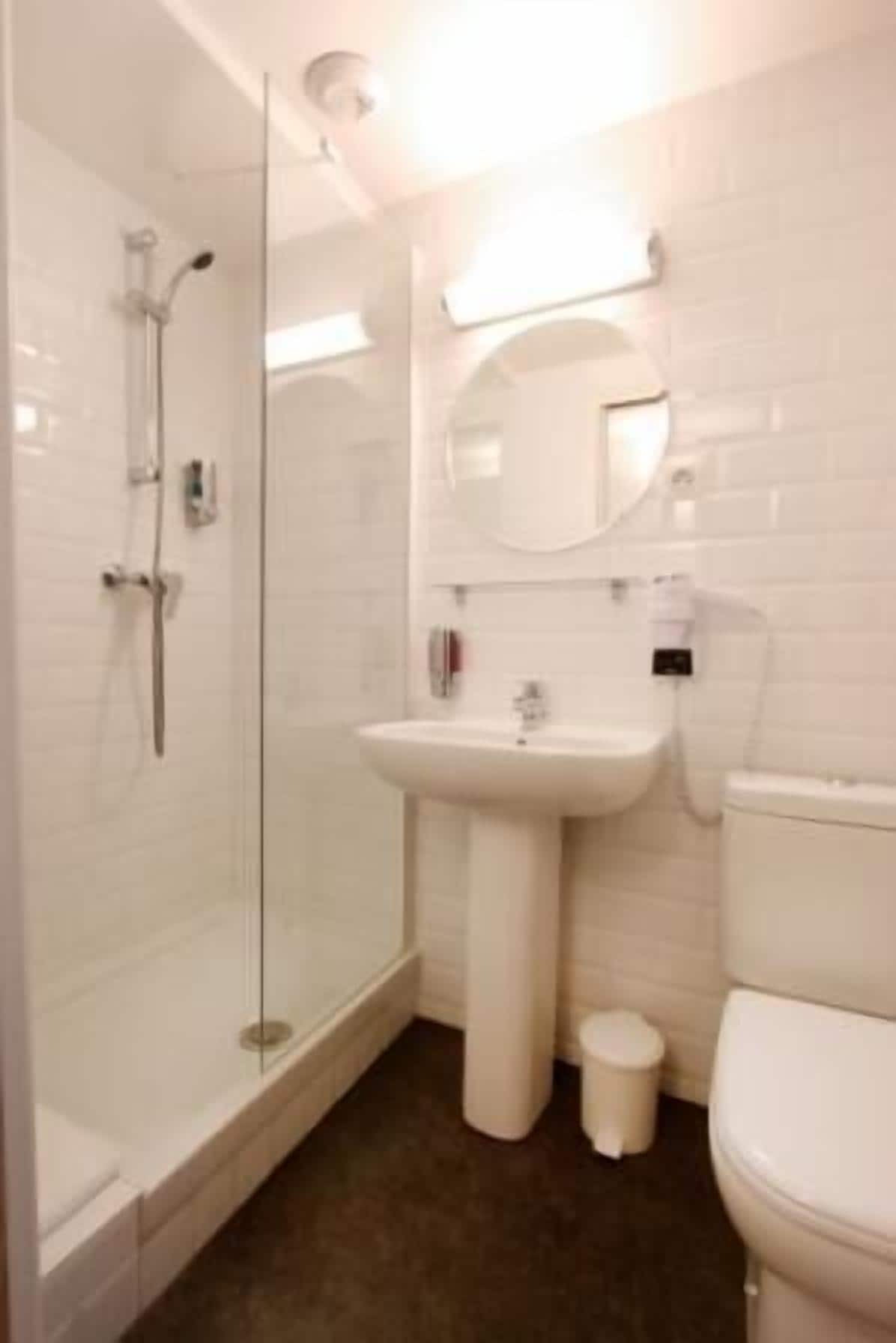 traditional double room | bathroom | free toiletries, hair dryer, towels