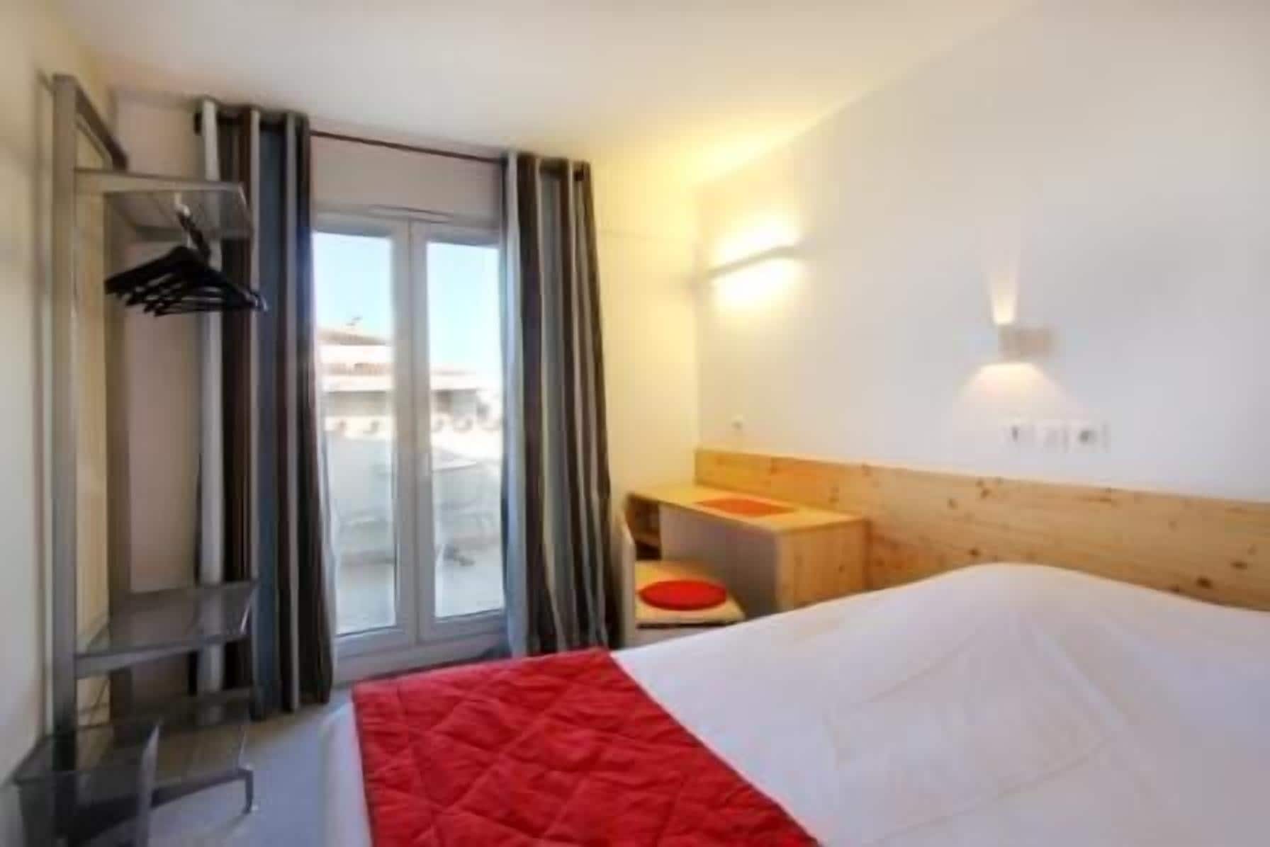 premium bedding, in-room safe, soundproofing, free wifi