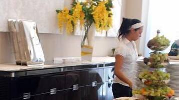 Petit déjeuner buffet (10 EUR par personne)