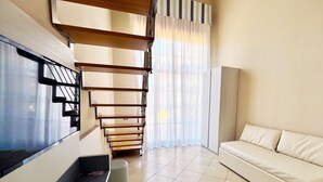 Doppia Tripla con Patio | Desk, WiFi, bed sheets - Toscana Sport Resort (Pisa)
