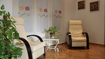 Área de estar no saguão