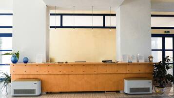 Check-in-/Check-out-Schalter