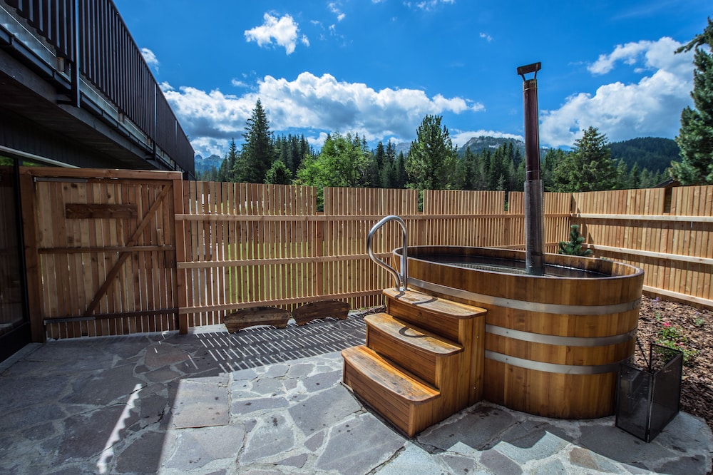 Ciasa Salares by null