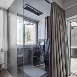 Minibar, coffres-forts dans les chambres, bureau, chambres insonorisées
