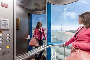 Interior - Ambassador (Tortoreto)