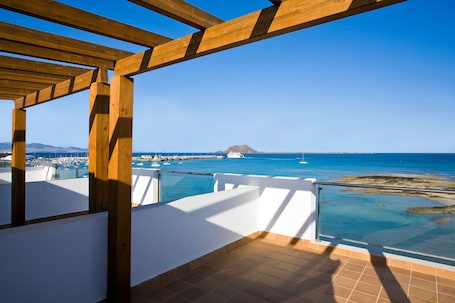 Terraza o patio. Hotel LIVVO Corralejo Beach