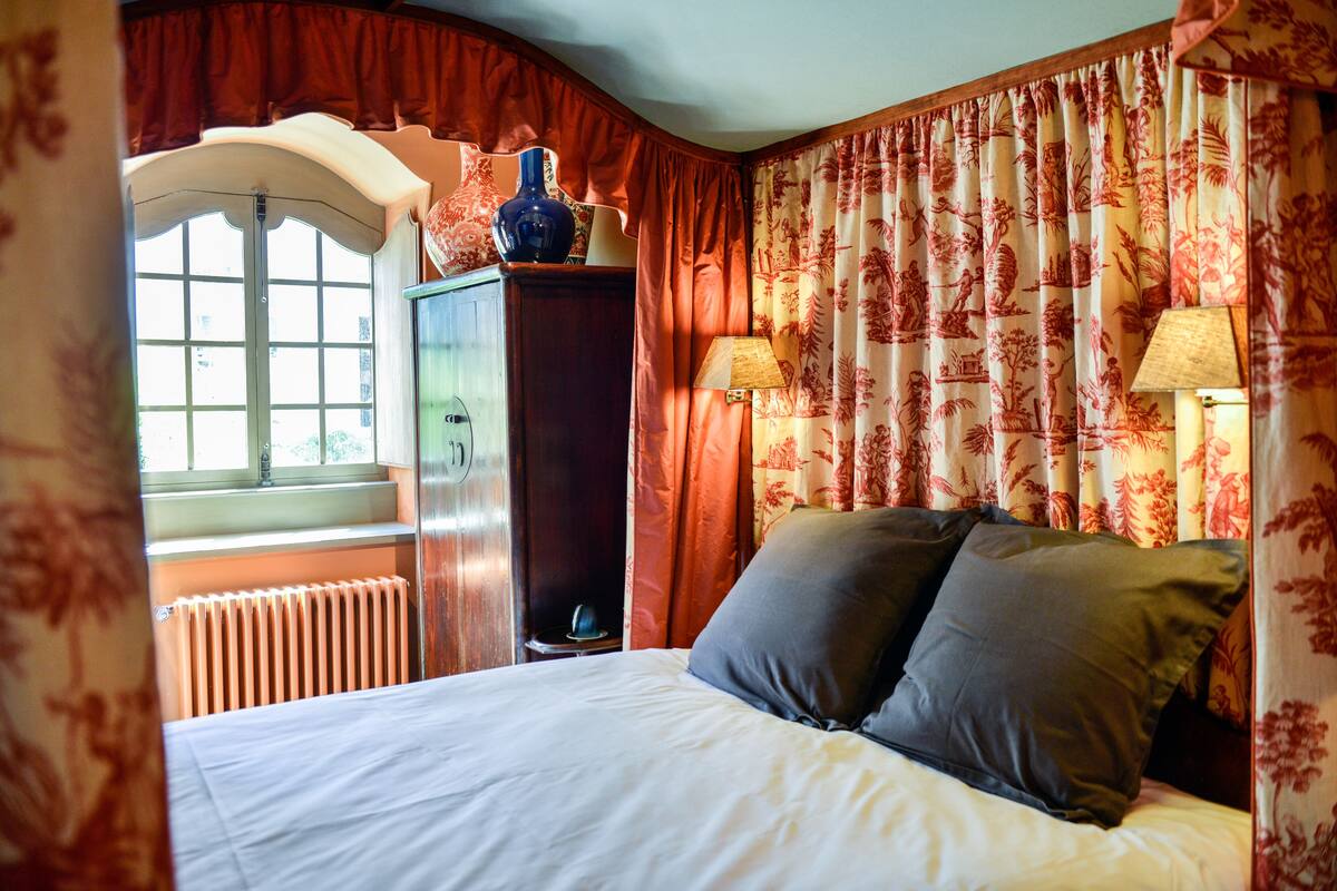 Cosy Room | Egyptian cotton sheets, premium bedding, down comforters, pillowtop beds