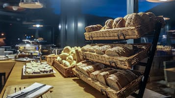 Desayuno bufé gratuito y diario