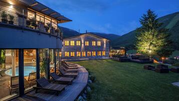 Fassade der Unterkunft â Abend/Nacht