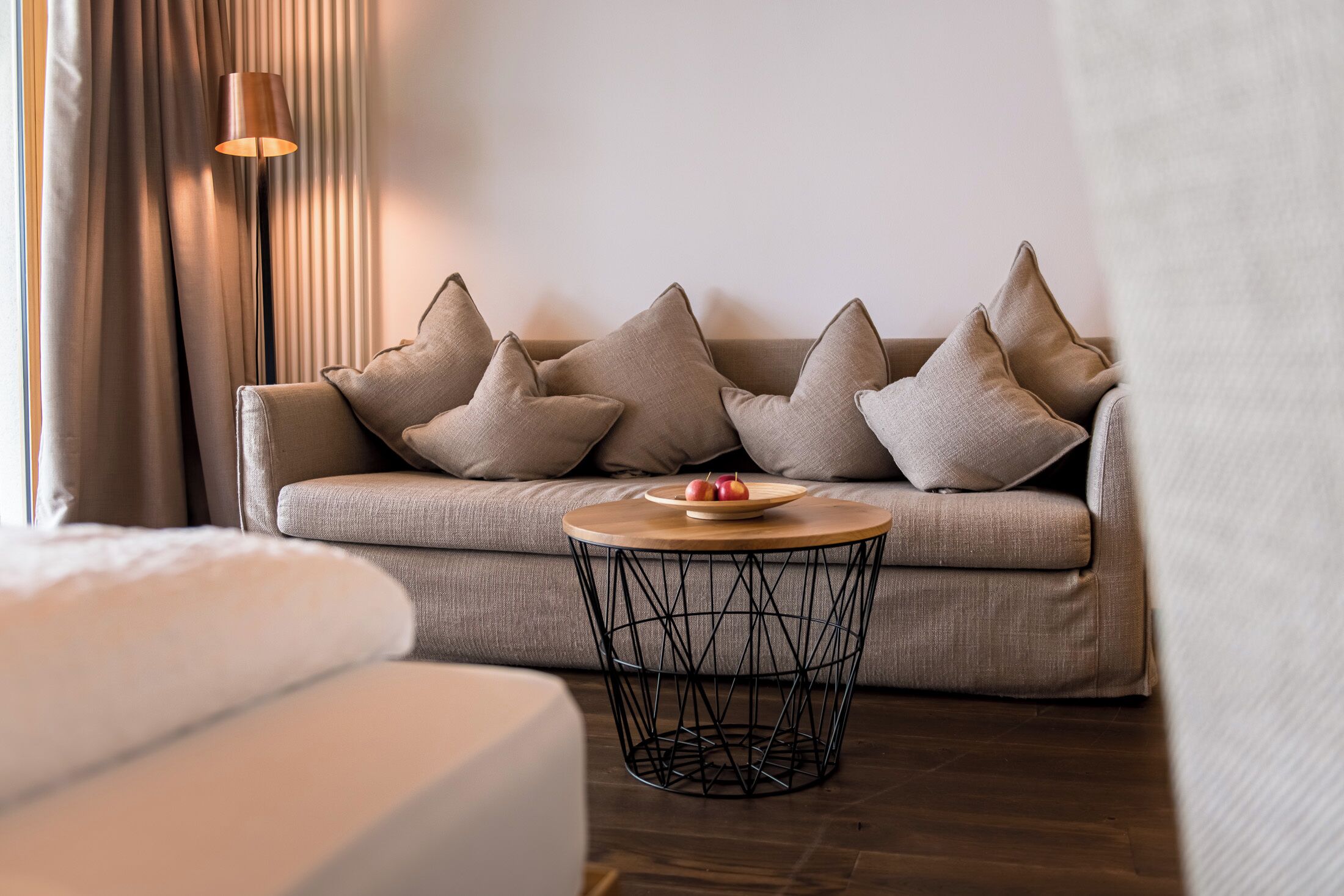 grand double room | in-room safe, individually decorated, individually furnished, desk