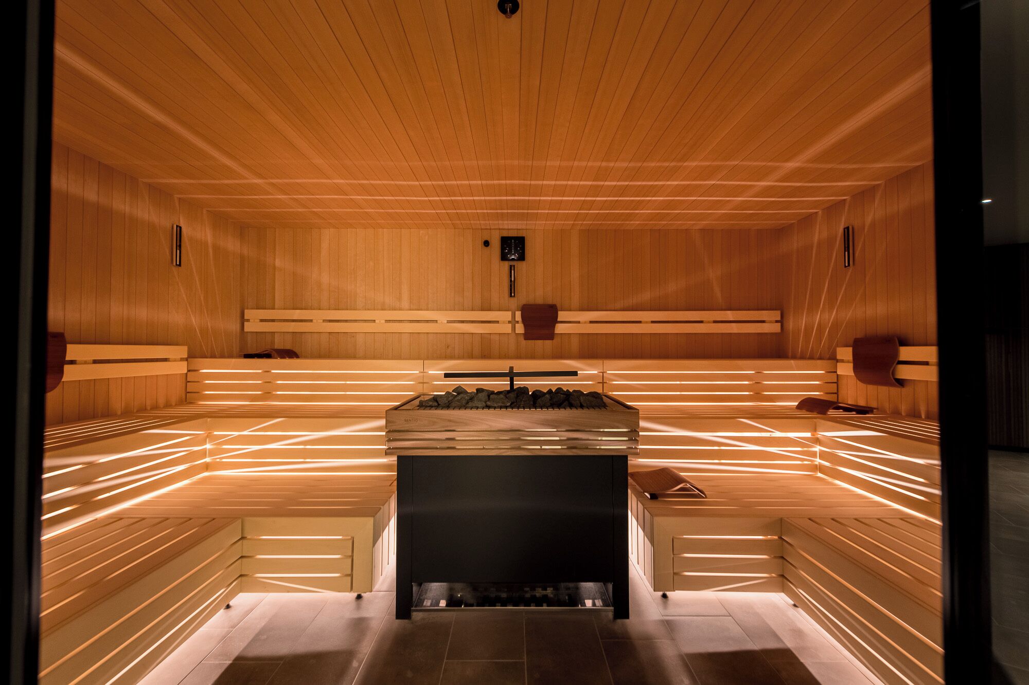 sauna, hot tub, steam room, body treatments, mud baths