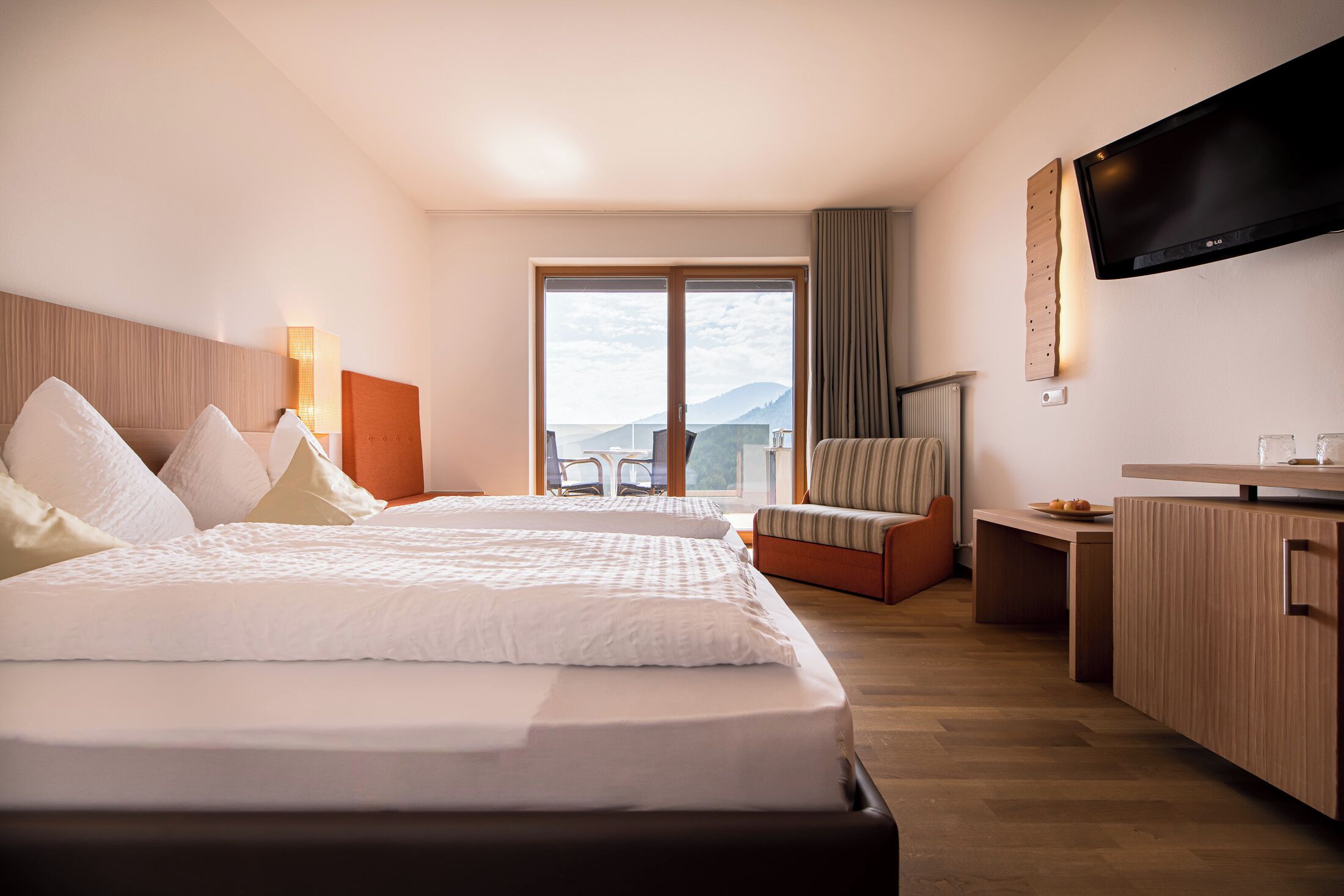 panoramic double room | in-room safe, individually decorated, individually furnished, desk