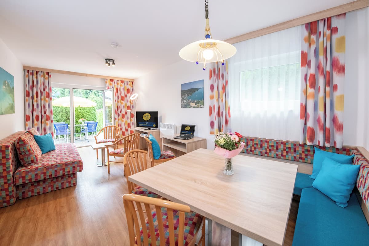 Comfort Apartment, 3 Bedrooms, Patio, Garden View | 2 bedrooms, premium bedding, Select Comfort beds, in-room safe