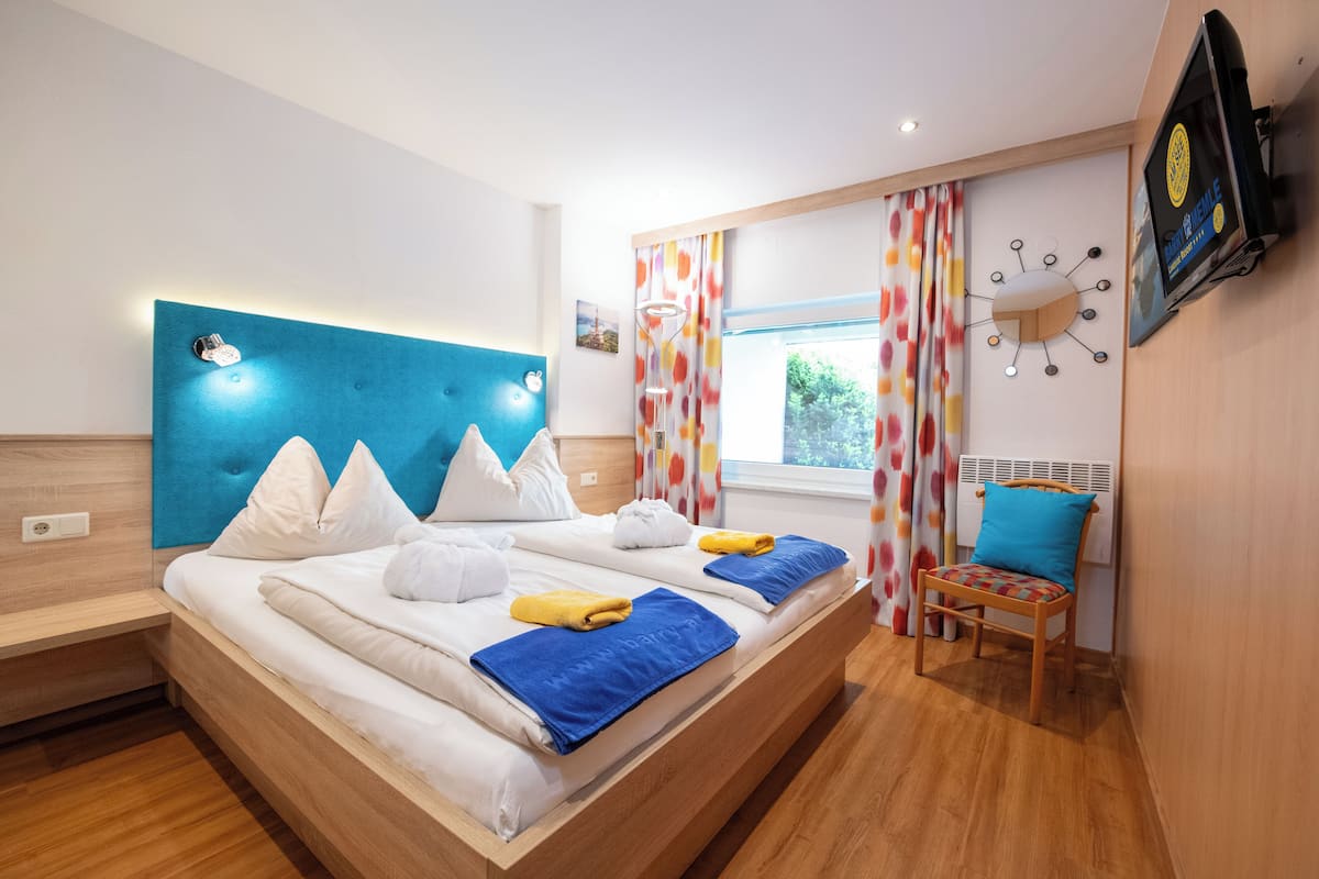 2 bedrooms, premium bedding, Select Comfort beds, in-room safe