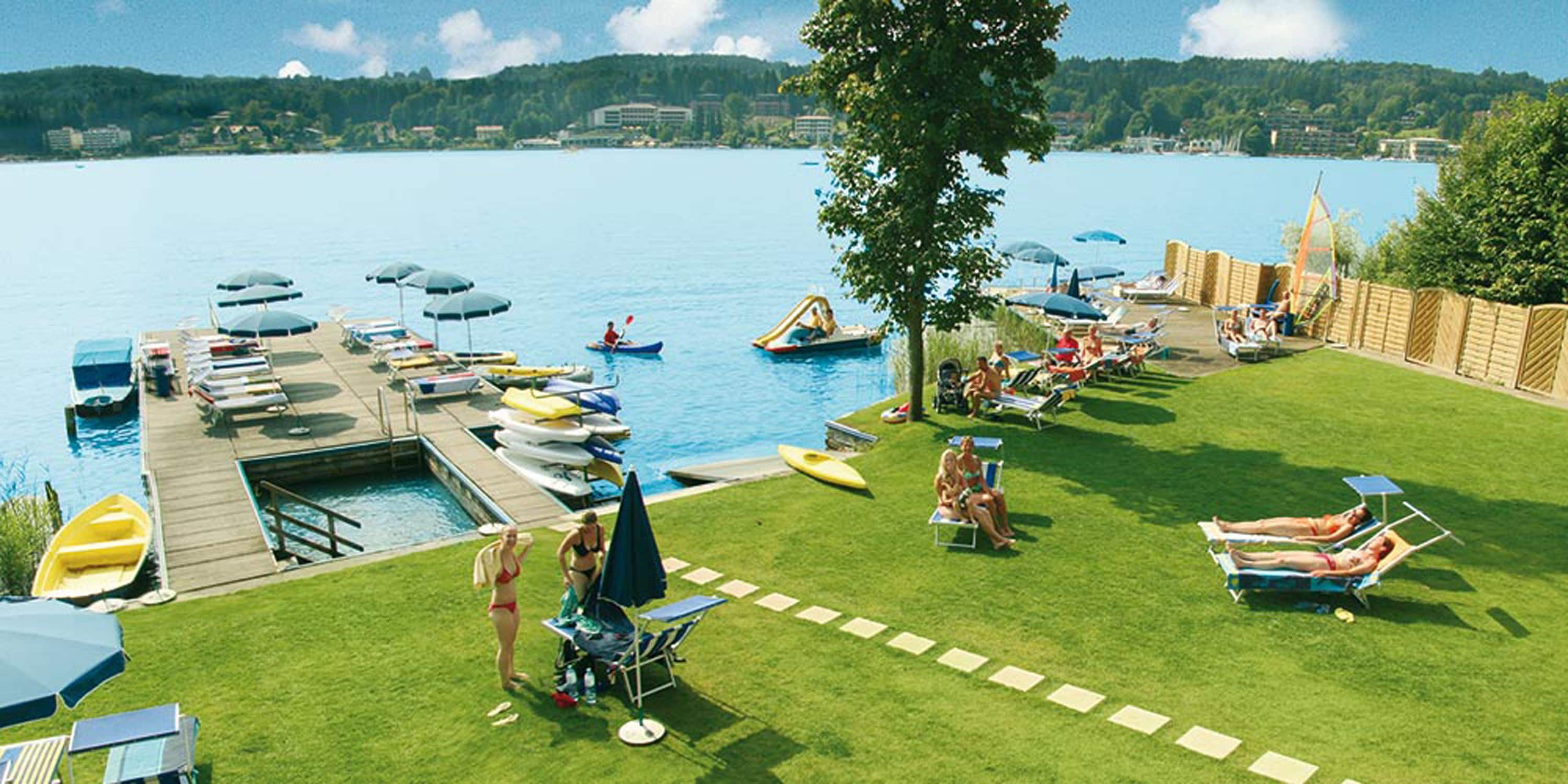 Privatstrand, schwarzer Sandstrand, Cabañas (kostenlos), Liegestühle