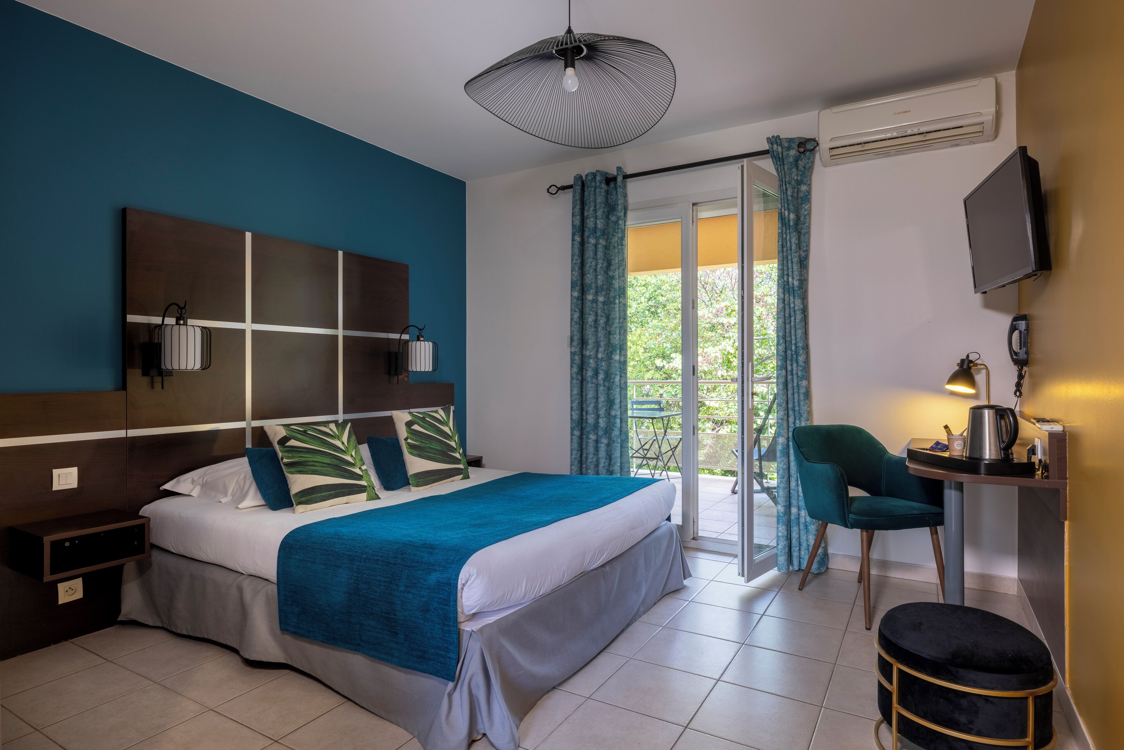 comfort double room, balcony | premium bedding, desk, soundproofing, iron/ironing board