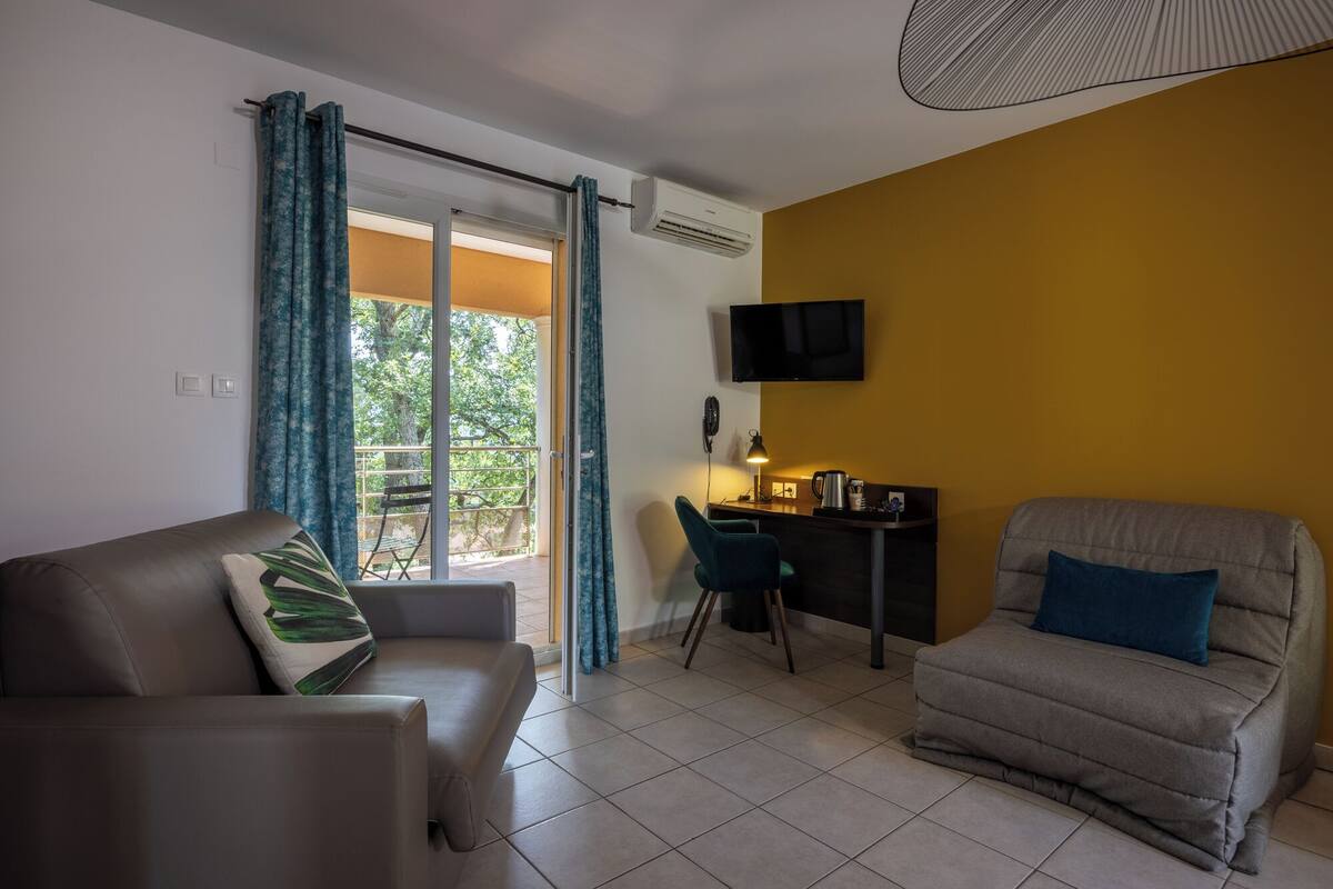 family triple room | premium bedding, desk, soundproofing, iron/ironing board