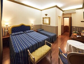 Een minibar, een kluis op de kamer, extra bedden (toeslag), gratis wifi