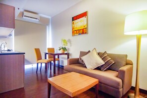 32-Zoll-LCD-Fernseher mit Kabelempfang, Fernseher