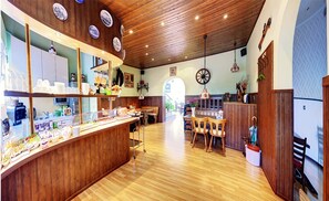 Petit déjeuner buffet compris tous les jours