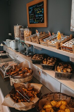 Breakfast buffet - Paros Bay Hotel (Paros)