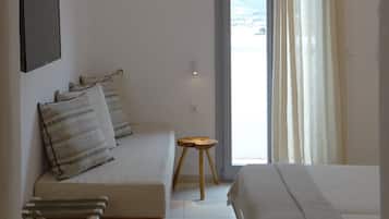 Chambre Triple Standard, vue mer | Coffres-forts dans les chambres, décoration personnalisée